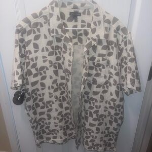 Eddie Bauer Short-Sleeve Printed Shirt Jacket - Cream & Brown